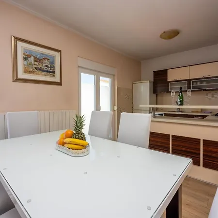 アパート Marinella ツリクヴェニツァ